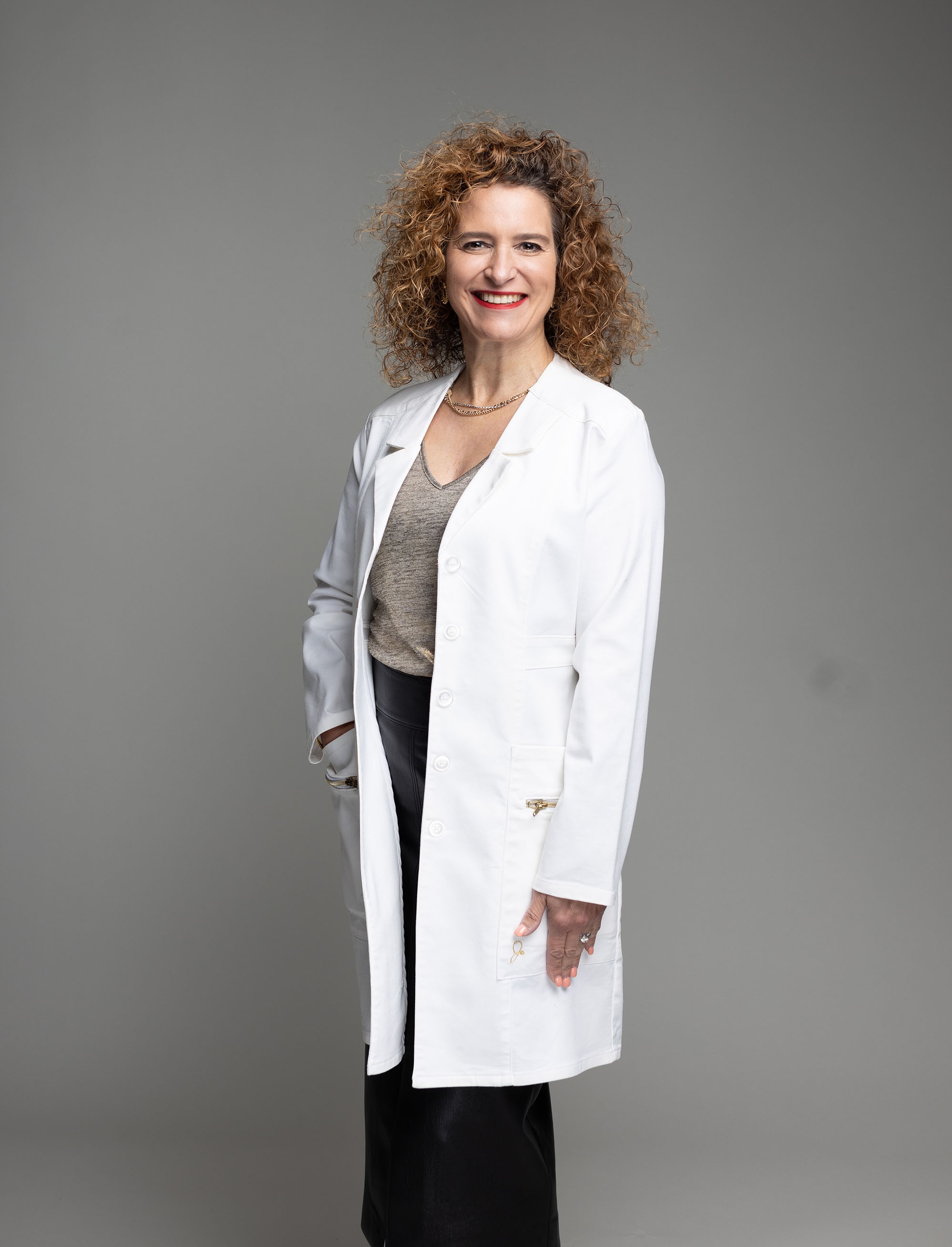 Drt Dr Tianna Tsitsis in white lab coat
